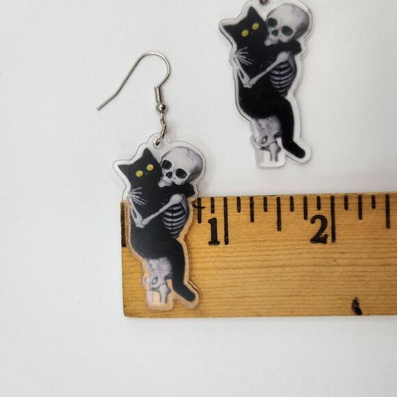 Acrylic Skeleton Holding Black Cat Dangle Earrings Gothic Halloween - Picture 4 of 6